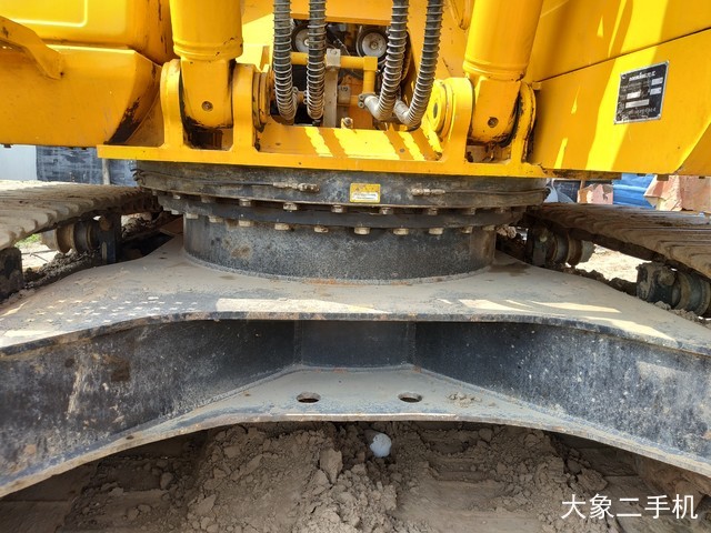 龙工 LG6225E 挖掘机