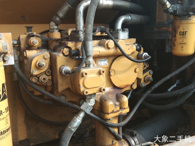 卡特彼勒 323DL 挖掘机