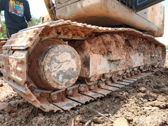 现代 R225LC-7 挖掘机