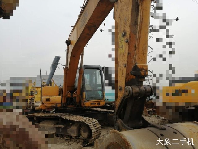 雷沃重工 FR260-7 挖掘机