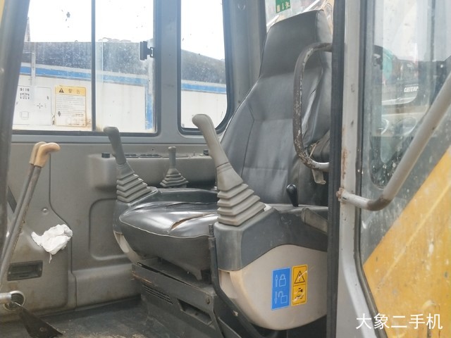 山东临工 LG665 挖掘机