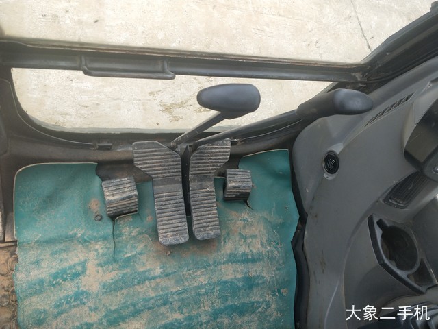 神钢 SK75-8 挖掘机