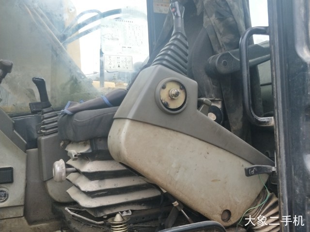 现代 R150LC-7 挖掘机