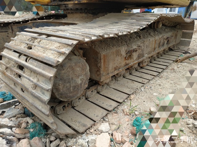 小松 PC220LC-6 挖掘机