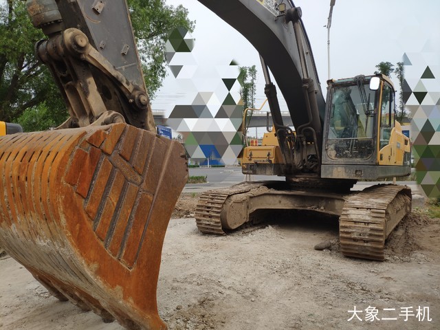 沃尔沃 EC380DL 挖掘机