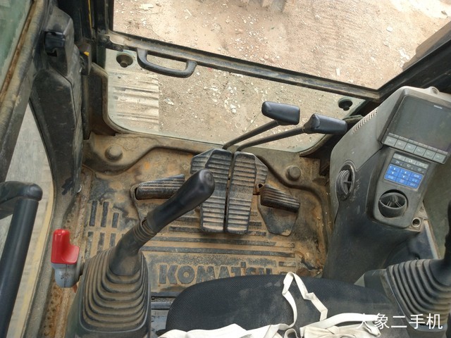 小松 PC240LC-8 挖掘机