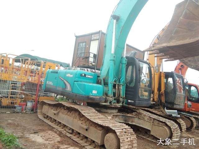 神钢 SK260LC-8 挖掘机