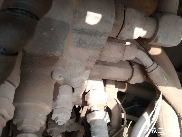 山东临工 LG6150 挖掘机