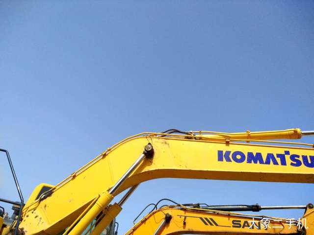 小松 PC220-8 挖掘机