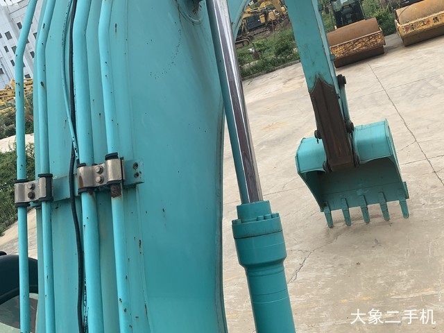 神钢 SK260LC-8 挖掘机