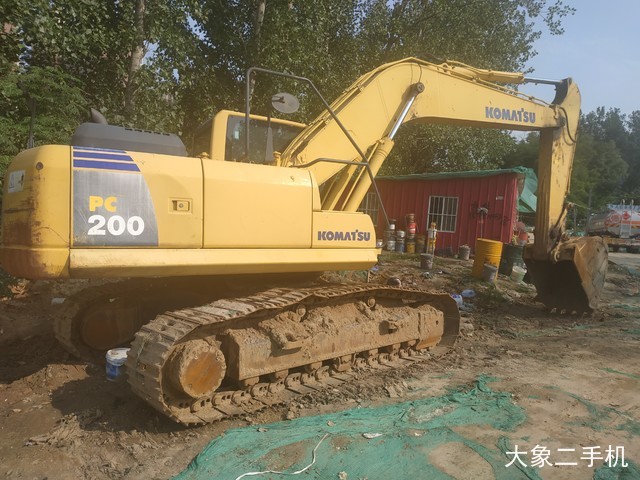 小松 PC200-8 挖掘机