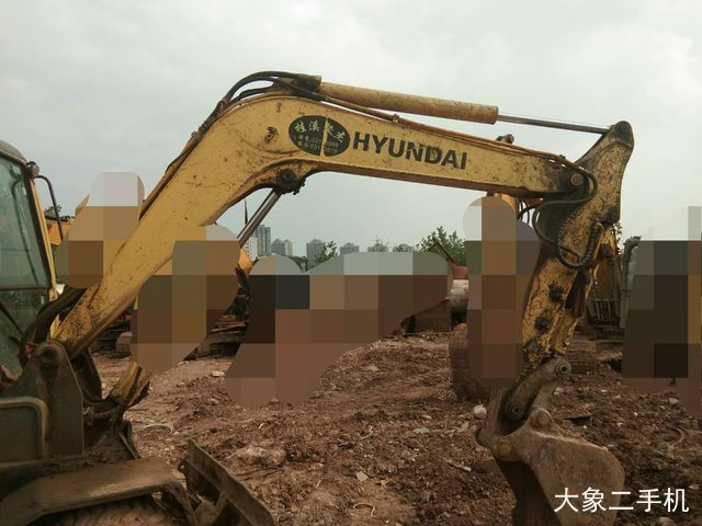 现代 R60-9 挖掘机