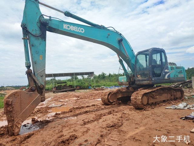 神钢 SK250-8 挖掘机