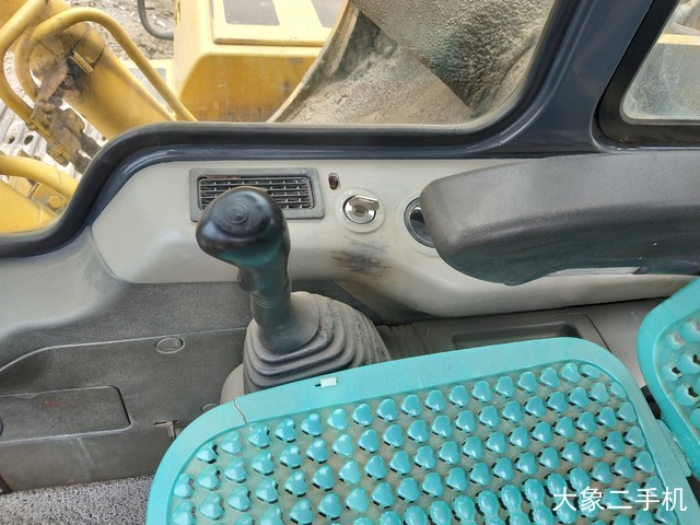 小松 PC220LC-6 挖掘机