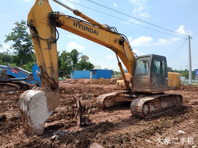 现代 R225LC-7 挖掘机