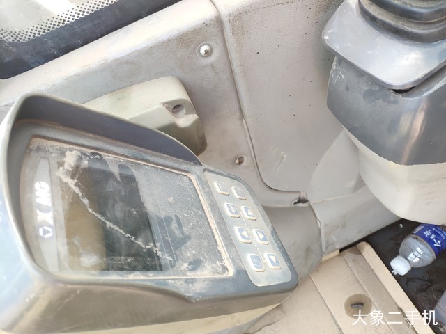 徐工 XE260C 挖掘机