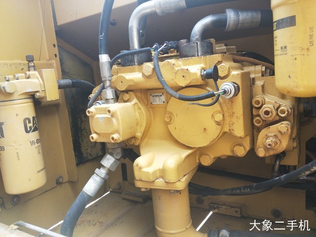 卡特彼勒 323DL 挖掘机