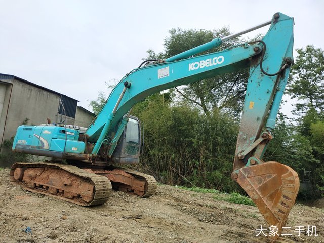 神钢 SK250-8 挖掘机