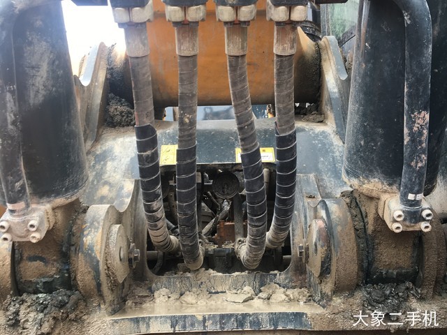 现代 R485LVS 挖掘机