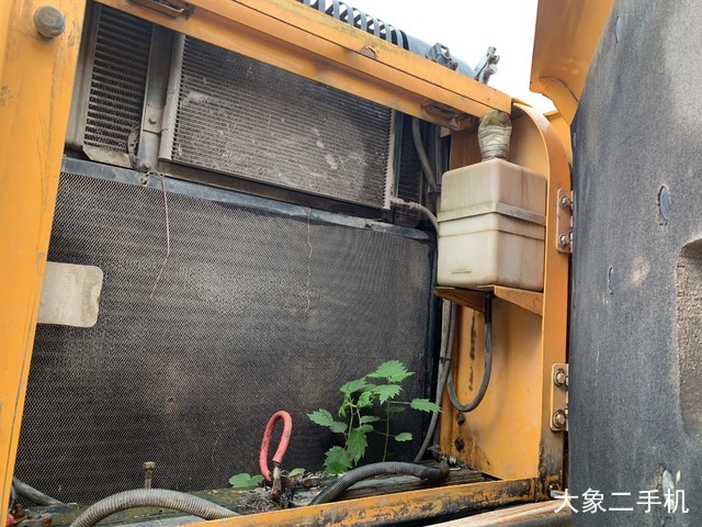 现代 R215-7C 挖掘机