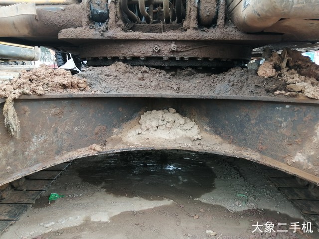 三一重工 SY215C-8 挖掘机