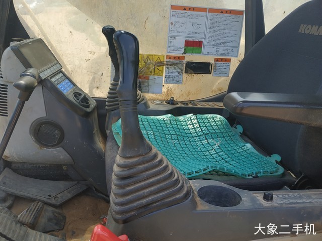 小松 PC200-8 挖掘机