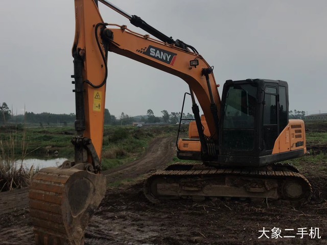 三一重工 SY135C-9 挖掘机