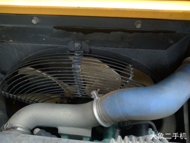 沃尔沃 EC210BLC 挖掘机