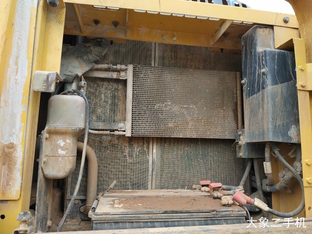 神钢 SK270D-8 挖掘机