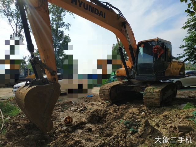 现代 R215LVS 挖掘机