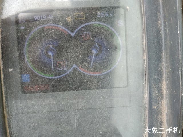徐工 XE215CA 挖掘机