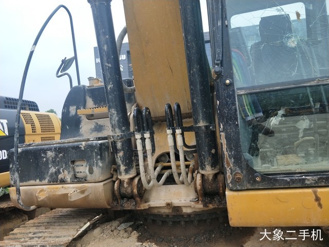 卡特彼勒 323DL 挖掘机