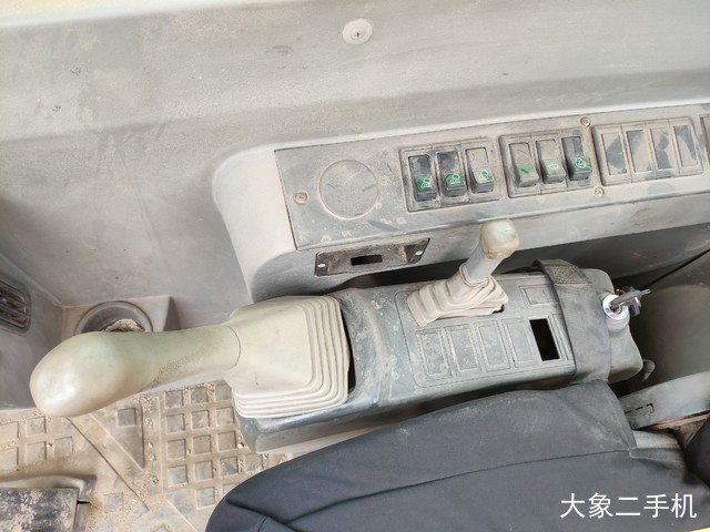 山东临工 LG690E 挖掘机