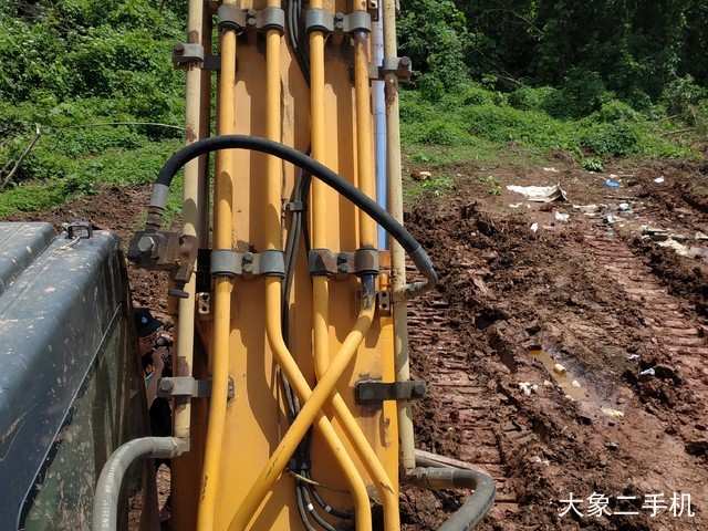 现代 R225LC-7 挖掘机