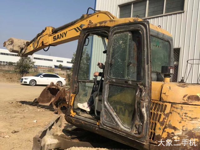 三一重工 SY65C 挖掘机