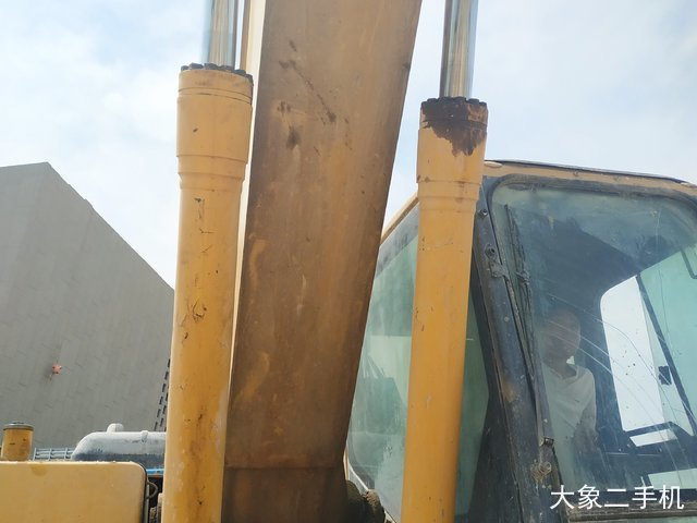 小松 PC220-8 挖掘机