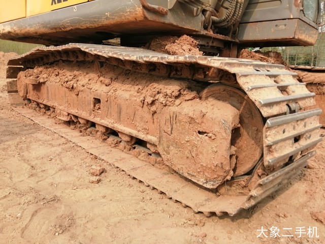 徐工 XE215C 挖掘机