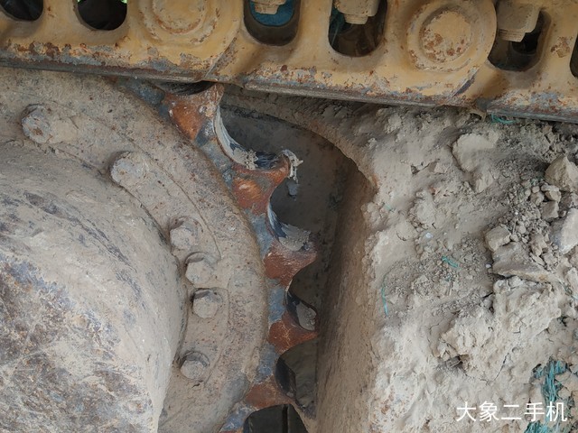 山东临工 LG6135E 挖掘机