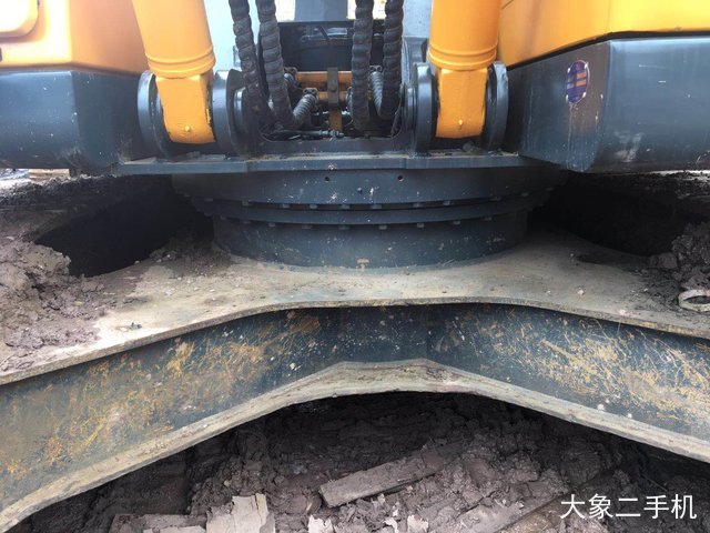 现代 R225LC-9T 挖掘机