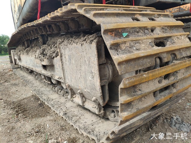 山东临工 LG6210 挖掘机