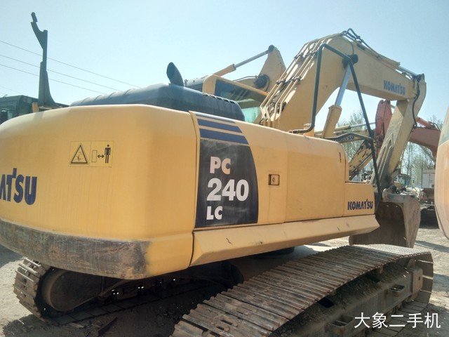 小松 PC240LC-8 挖掘机