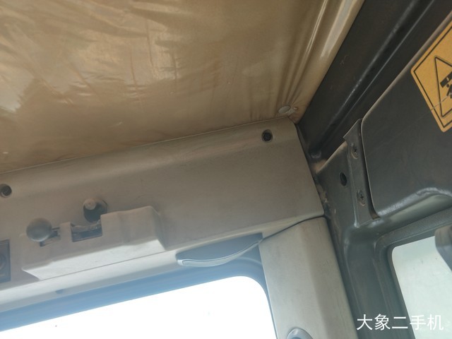 现代 R150LC-7 挖掘机