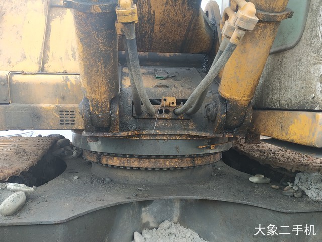 利勃海尔 R944B 挖掘机