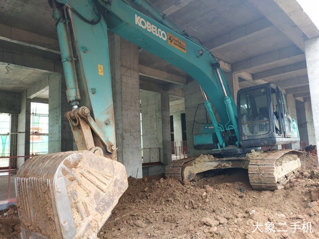 神钢 SK260LC-8 挖掘机