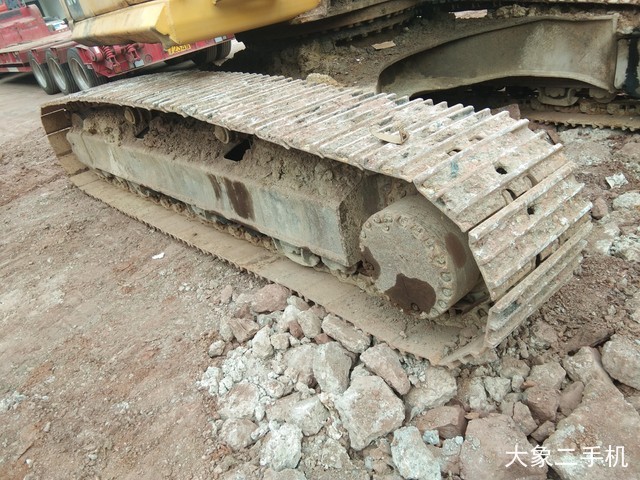 小松 PC240LC-8 挖掘机