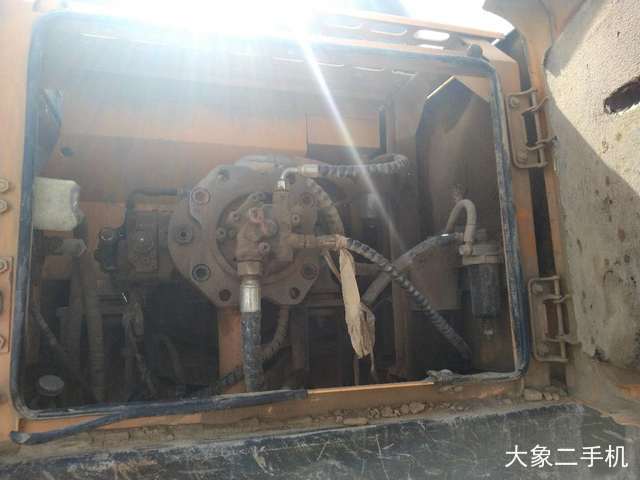 三一重工 SY285C-8 挖掘机