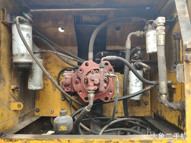 山东临工 LG6210 挖掘机