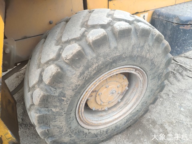 龙工 LG816B 装载机