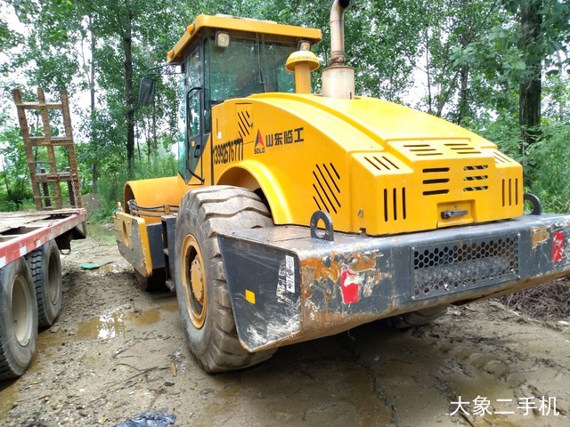 山东临工 RS8220 压路机