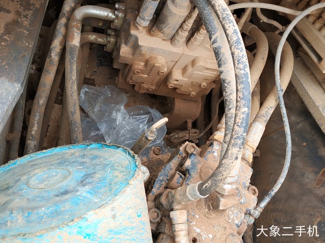 神钢 SK270D-8 挖掘机